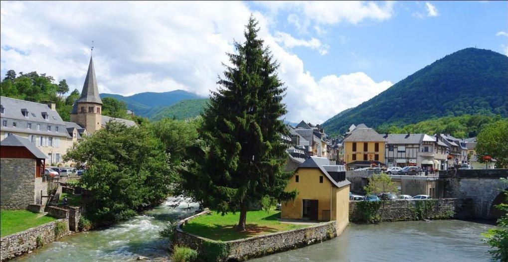 Agreable Maison Au Centre D'Arreau Pour 8 Pers Exterior photo